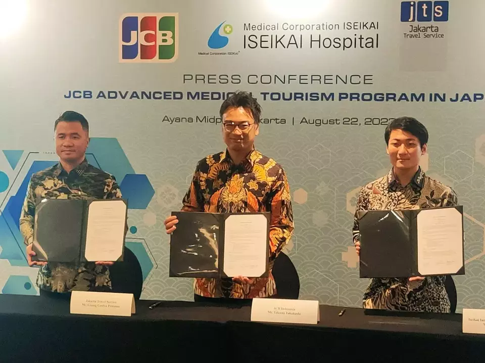 Konferensi pers JCB bekerja sama dengan Holonics Group dan Jakarta Travel Service (JTS) yang menggelar program layanan medical tourism ke Jepan, Selasa, 22 Agustus 2023.