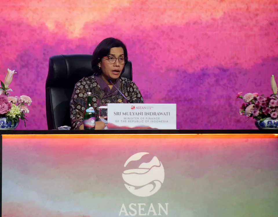 Menteri Keuangan Sri Mulyani Indrawati, saat memberikan keterangan pers usai pertemuan menteri keuangan dan gubernur bank sentral ASEAN atau pertemuan 10th ASEAN Finance Minister and Central Governor Meeting (AFMGM) 2023, di Jakarta, Jumat 25 Agustus 2023.