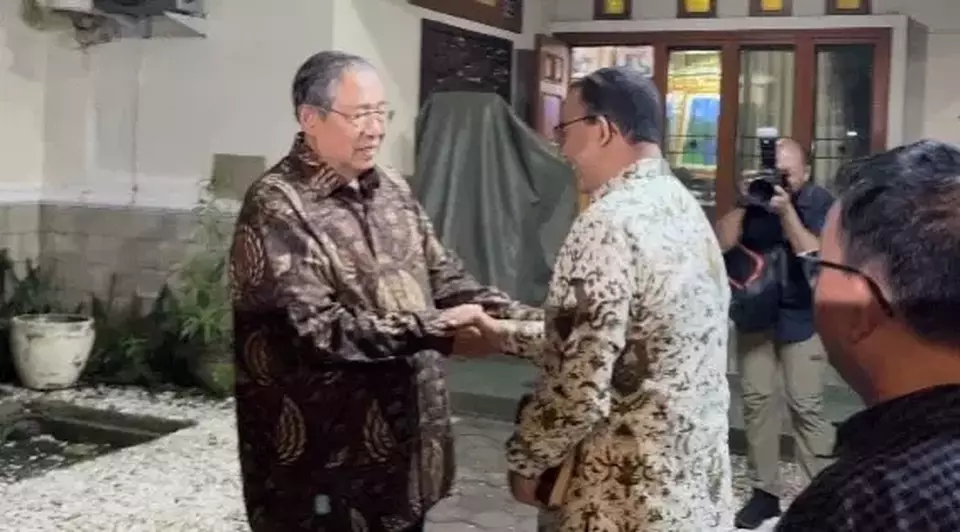 Bakal calon presiden Koalisi Perubahan untuk Persatuan (KPP) Anies Baswedan tiba di kediaman Ketua Majelis Tinggi Partai Demokrat SBY, Cikeas, Bogor, Jumat, 25 Agustus 2023.