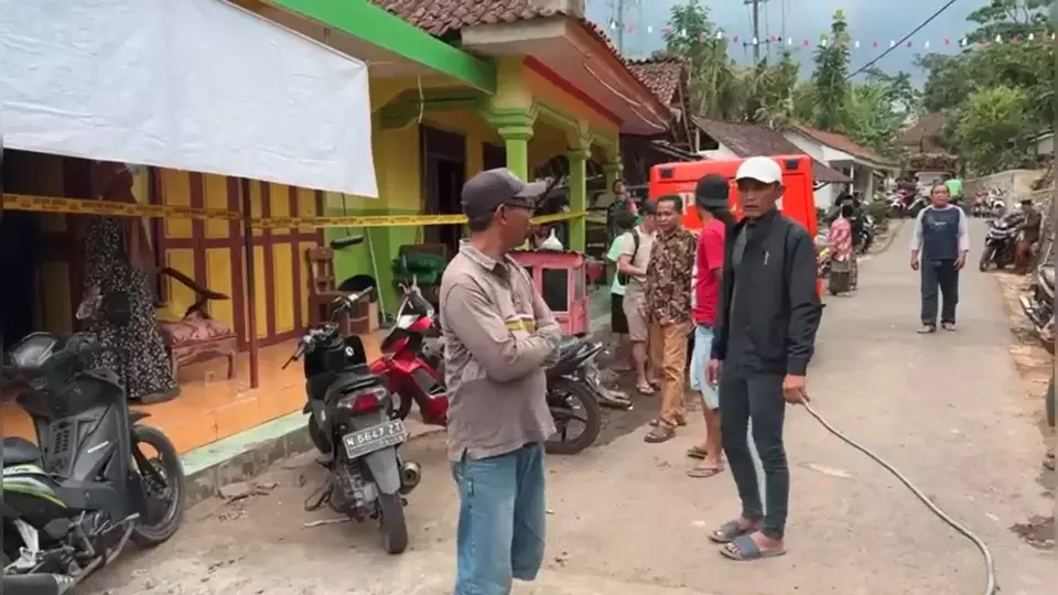 5 orang warga Desa Gelang, Kecamatan Sumberbaru, Jember, Jawa Timur terlibat carok pada Minggu, 3 September 2023.