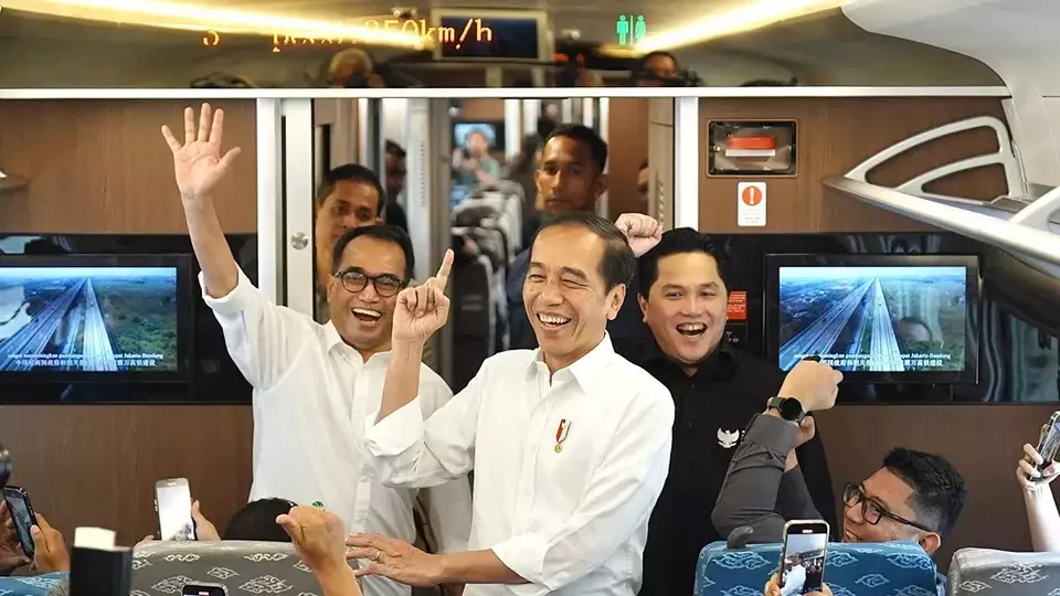 Presiden Joko Widodo bersama rombongan melakukan uji coba kereta cepat Jakarta Bandung, Rabu, 13 September 2023.