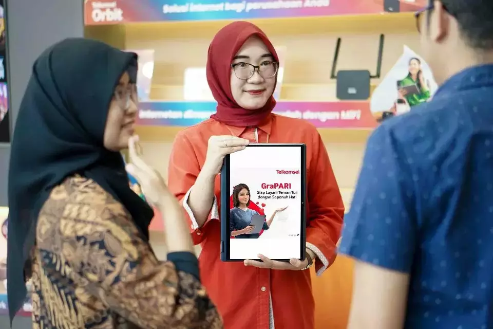 Salah satu perwujudan semangat Telkomsel adalah dengan  mendorong upaya peningkatan inklusifitas pada operasional titik layanan pelanggan, yang kini akan menghadirkan layanan khusus bagi pelanggan Telkomsel dari teman tuli (penyandang tunarungu) di sejumlah titik GraPARI yang tersebar di seluruh Indonesia