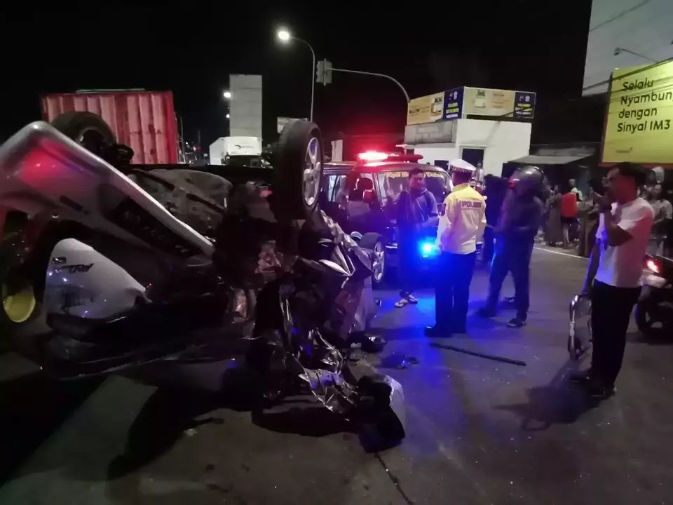 Kecelakaan maut akibat truk blong di simpang Bawen, Kabupaten Semarang, Sabtu 23 September 2023.