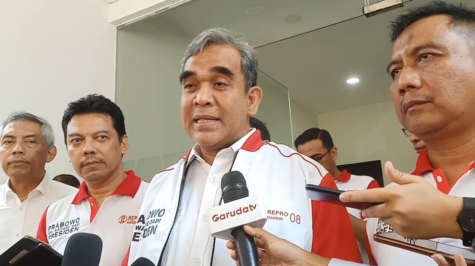Sekjen Partai Gerindra Ahmad Muzani di Kantor Sekretariat relawan Repro Mandiri 08 di Pejaten, Pasar Minggu, Jakarta Selatan, Rabu, 27 September 2023.