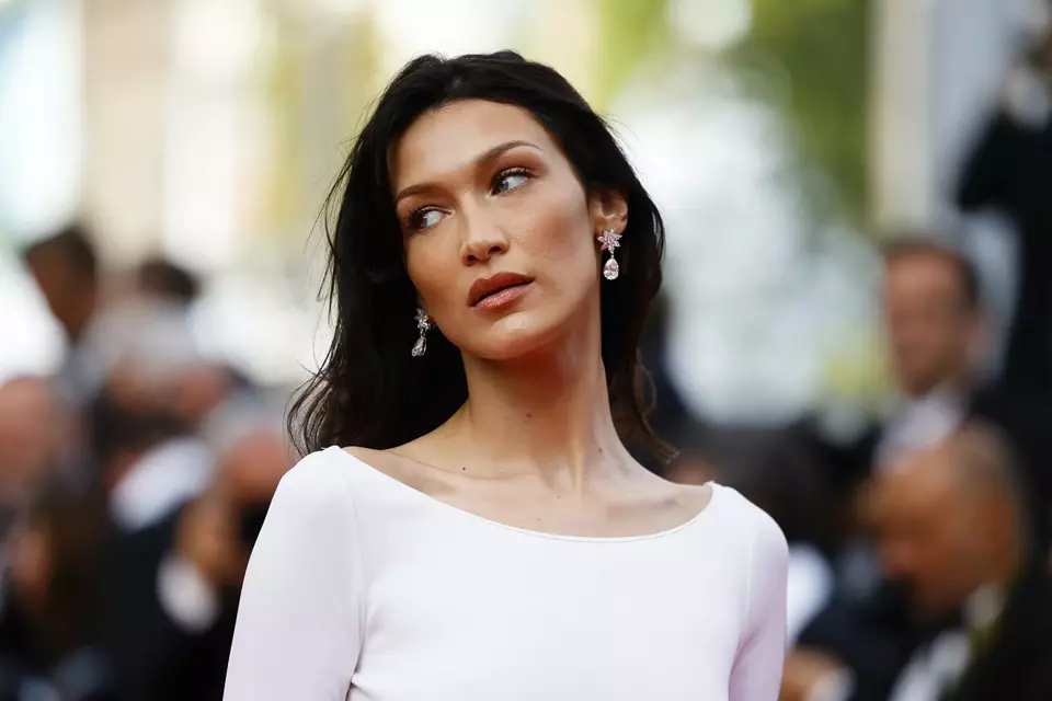 Bella Hadid Sebut Banyak Seleb Hollywood Ikut Dukung Palestina