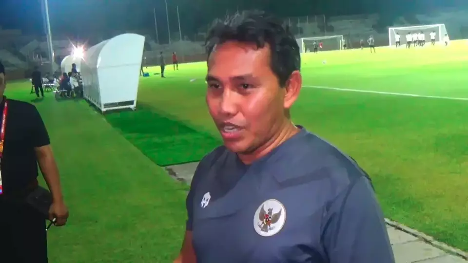  Pelatih tim nasional (timnas) U-17 Indonesia, Bima Sakti.