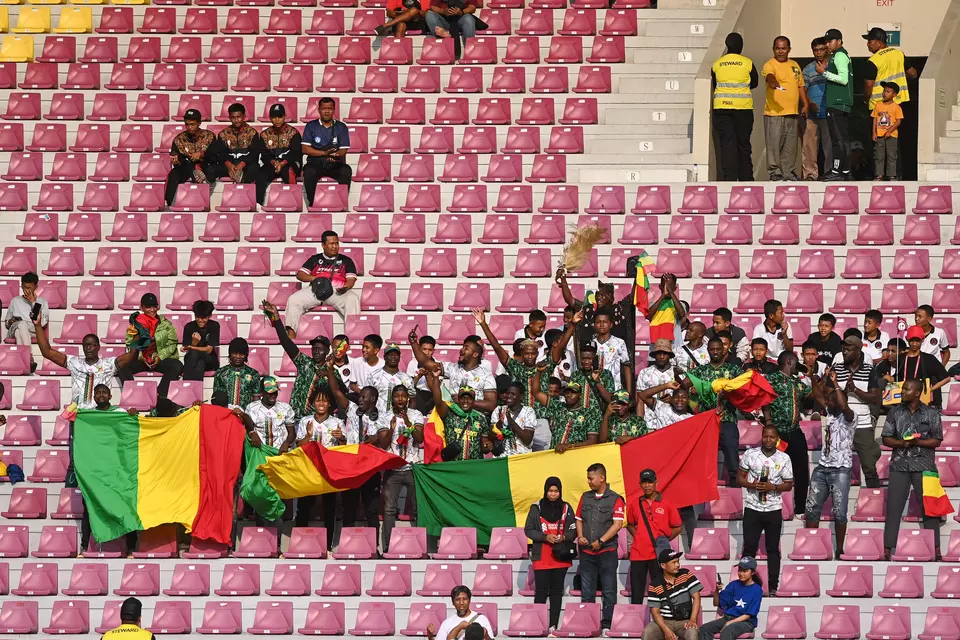 Tribune di Stadion Manahan, Solo saat laga perdana Piala Dunia U-17 antara Mali melawan Uzbekistan, . 