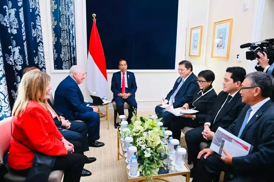 Presiden Joko Widodo (Jokowi) bertemu dengan Chairman Freeport McMoRan, Richard Adkerson, di Hotel Waldorf Astoria, Washington DC, Amerika Serikat (AS), pada Senin 13 November 2023