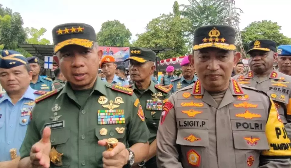 Panglima TNI Jenderal Agus Subiyanto mengaku pihaknya masih akan mengedepankan soft approach dalam penanganan kelompok kriminal bersenjata (KKB) di Papua, Jumat, 8 Desember 2023.