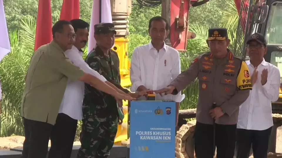 Presiden Joko Widodo (Jokowi) saat melakukan Ground Breaking Pembangunan Polres Khusus IKN, Kamis 21 Desember 2023