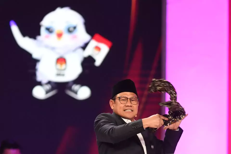 Calon wakil presiden nomor urut 1 Muhaimin Iskandar menyampaikan gagasannya saat debat calon wakil presiden Pemilu 2024 di JCC, Jakarta, Jumat, 22 Desember 2023.