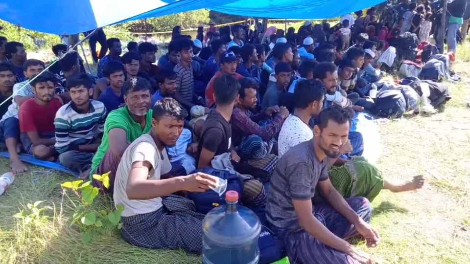 Sebanyak 149 warga Rohingya ditemukan terdampar di Pantai Mercusuar, Dusun Lima Belas, Desa Karang Gading, Kecamatan Labuhan Deli, Kabupaten Deli Serdang, Sumatera Utara, pada Minggu, 31 Desember 2023.
