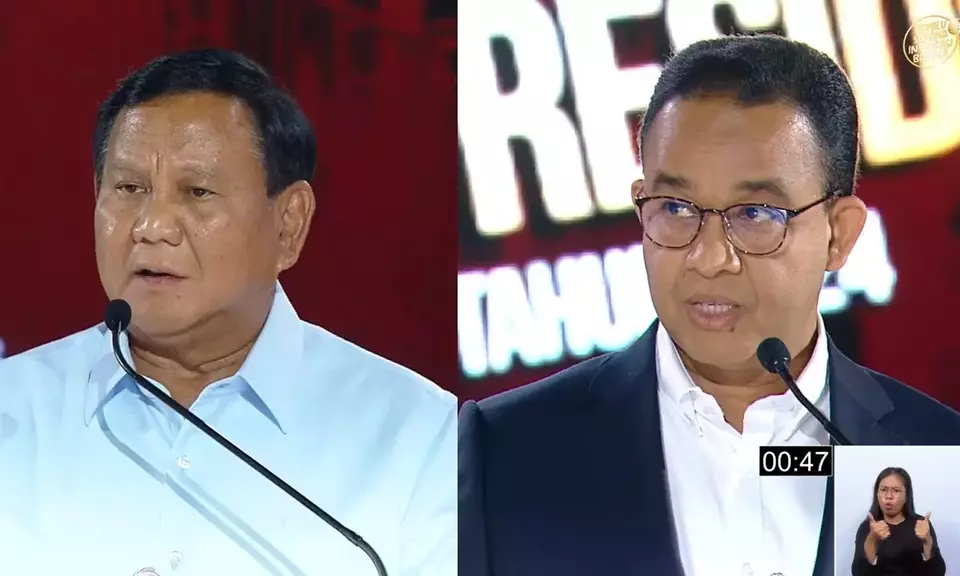 Capres nomor urut 02 Prabowo Subianto, saat menanggapi pertanyaan dari Anies Baswedan dalam debat pilpres 2024 di Istora Senayan, Jakarta Pusat, Minggu, 7 Januari 2024.