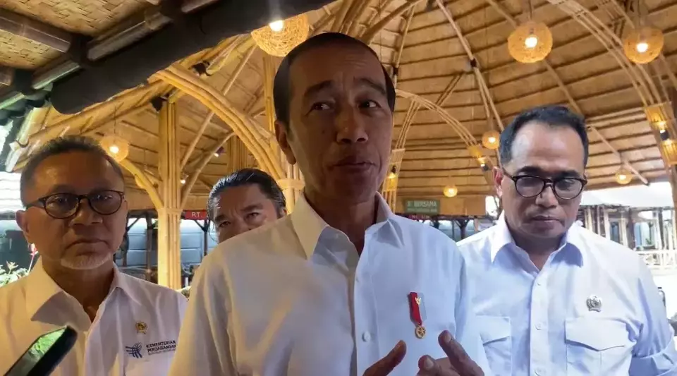 Presiden Jokowi menanggapi debat ketiga Pilpres 2024