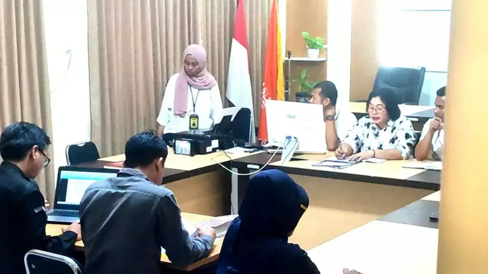 Pembahasan internal Bawaslu Karanganyar terkait kasus caleg Tarno, Rabu, 17 Januari 2024.
