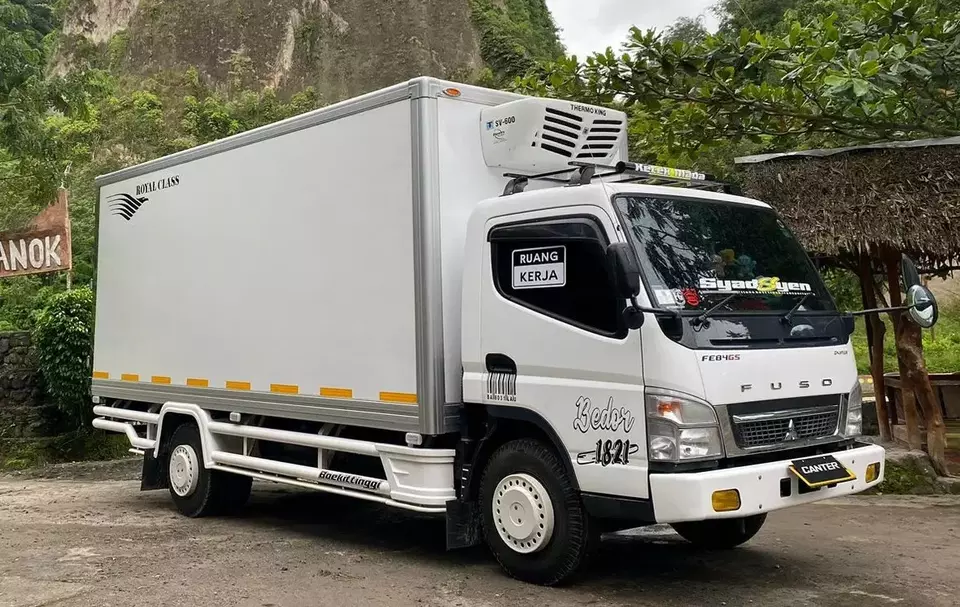 Fuso Canter FE 84GS Menjadi Armada Andalan di Sektor Logistik