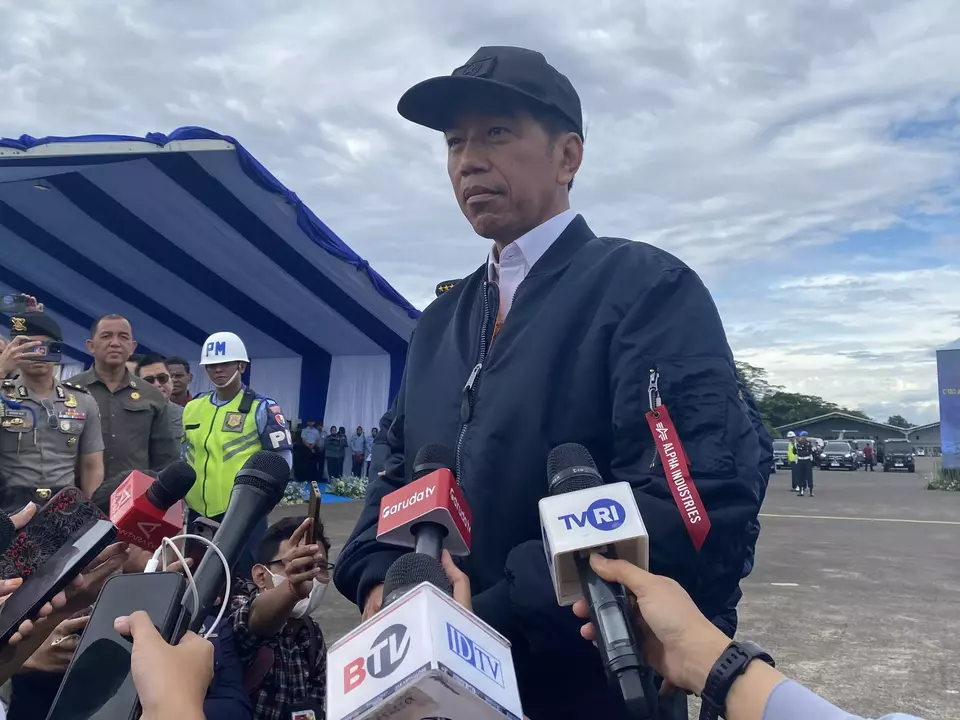 Presiden Joko Widodo (Jokowi) seusai penyerahan pesawat Super Hercules C-130J A-1344 di Lanud Halim Perdanakusuma, Rabu, 24 Januari 2024 pagi. 

