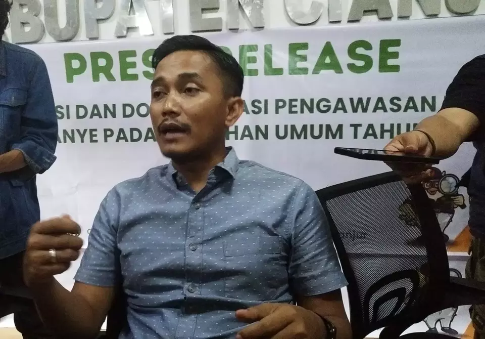 Kordiv Penanganan Pelanggaran dan Datin Bawaslu Cianjur Yana Sopyan.