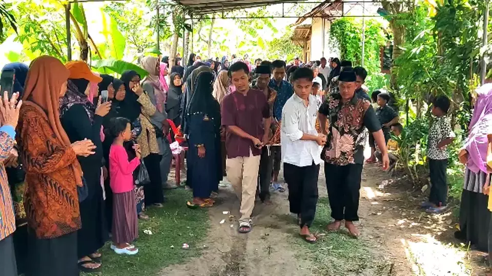 Seorang anggota kelompok penyelenggara pemungutan suara (KPPS) di Kabupaten Klaten, Jawa Tengah meninggal dunia diduga mengalami kelelahan, Kamis, 15 Februari 2024.