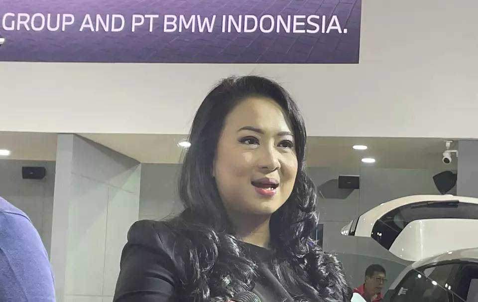 Direktur Komunikasi BMW Group Indonesia Jodie O’tania di ajang Indonesia International Motor Show (IIMS) 2024, JIExpo, Kemayoran, Jakarta, Kamis (22/2/2024).