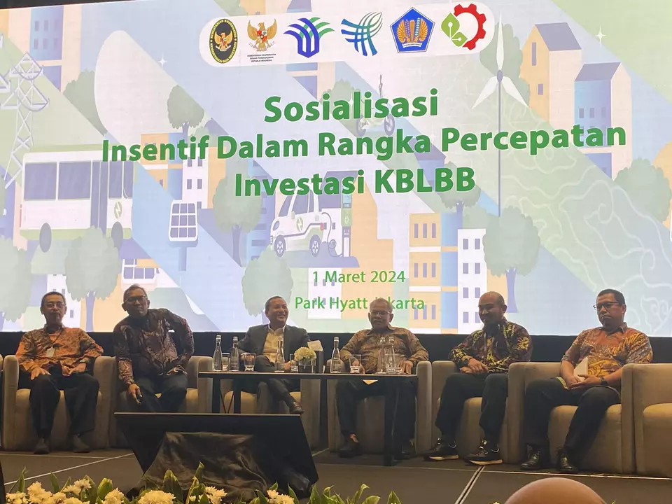 Sosialisasi Insentif percepatan investasi KBLBB di Park Hyaat, Jakarta 1 Maret 2024.