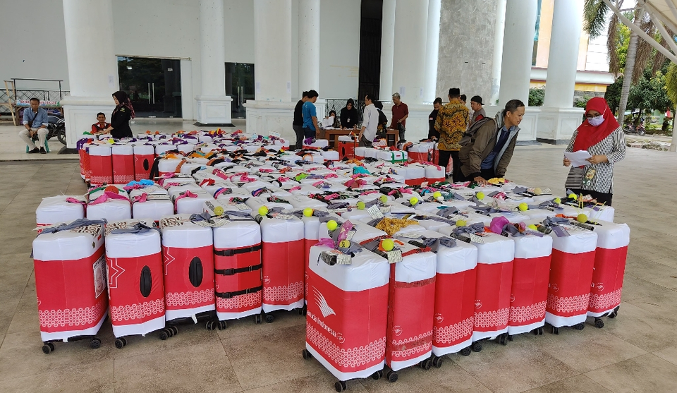 Koper jemaah haji 2024 ditandai dengan benda-benda unik