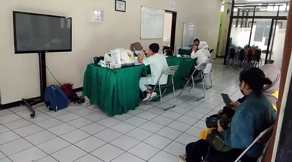 Suasana klinik kesehatan Asrama Haji Surabaya, Senin, 3 Juni 2024.