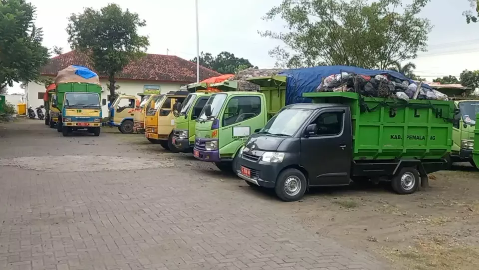 TPA Pemalang Ditutup Warga, Puluhan Truk Berisi Sampah Tertahan Di DLH