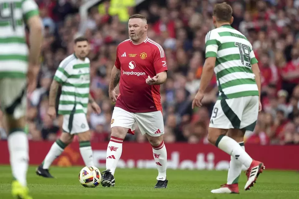 Hasil Legenda Man United vs Celtic: Wayne Rooney Cetak Gol dari ...