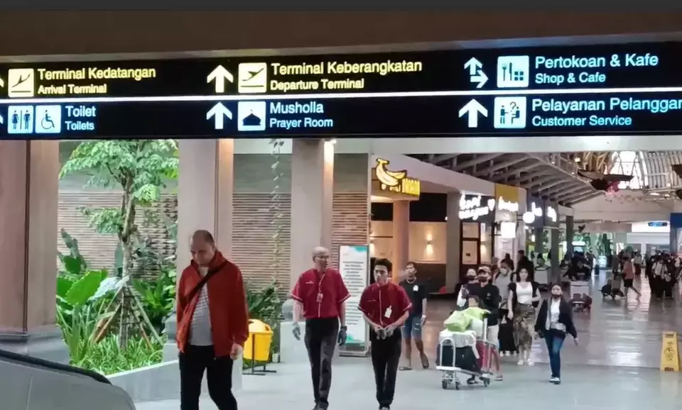 Bandara Ngurah Rai Bali Hari Ini Dipadati Penumpang