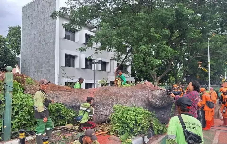 Kronologi Gangguan MRT Hari Ini Akibat Pohon Tumbang-Listrik Padam
