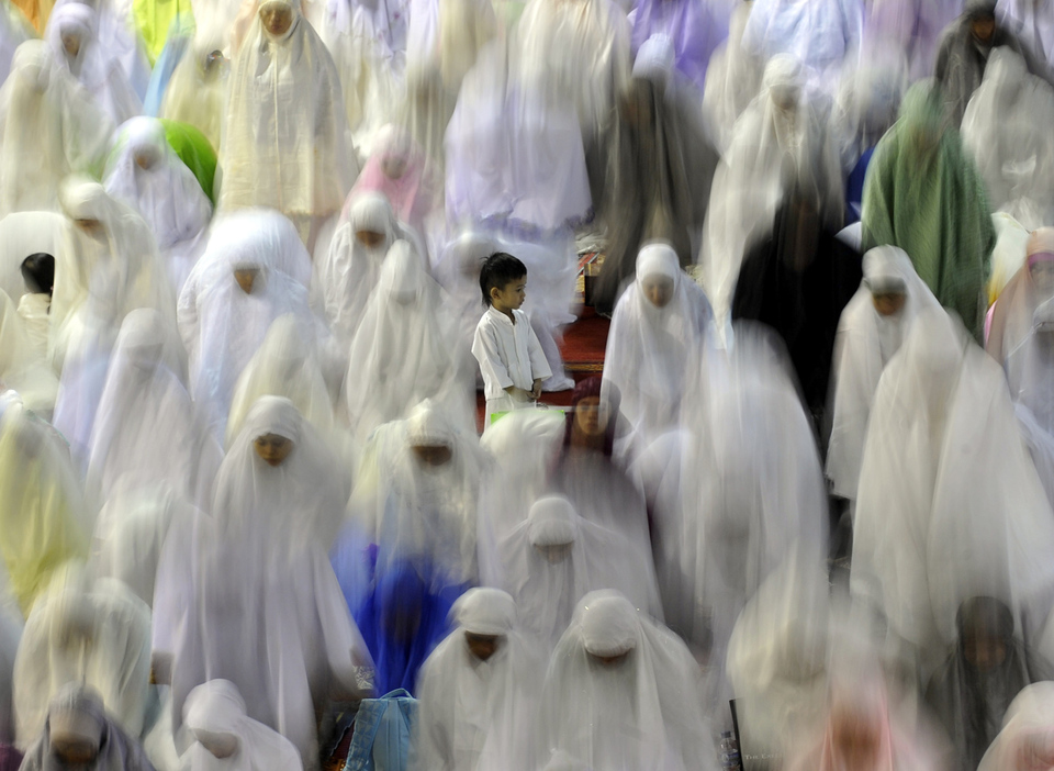 Shalat Tarawih Pertama Di Masjid Istiqlal