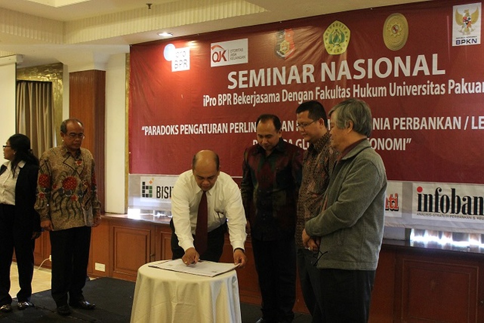 Penandatanganan Memorandum of Understanding (MoU)antara Ikatan Profesional Bankir Bank Perkreditan Rakyat (iPro BPR) dan Fakultas Hukum Universitas Pakuan, Bogor. 