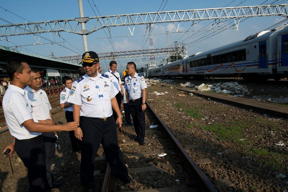 Sekjen Kemhub Pantau Stasiun KA Cirebon