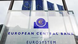 ECB Pertahankan Stimulus di Tengah Meningkatnya Inflasi