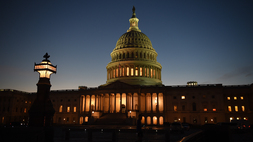 Penampakan Gedung Kongres Amerika Serikat (AS) di Washington, DC pada malam hari. ( Foto: Olivier Douliery / AFP )