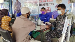 TNI AL Gelar Vaksinasi Covid-19 di Kotabaru