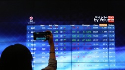 Saham Bank Terbang, Batu Bara Tumbang, Ini Alasannya