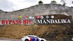 Menteri Basuki Minta Penanganan Lereng dan Pembatasan Kegiatan Sepanjang Jalan Bypass BIL - Mandalika
