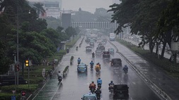 Cuaca hujan di Jakarta.