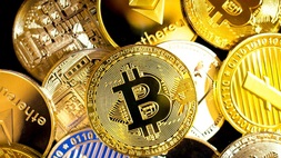 Pasar Kripto Tertekan, Bitcoin Fluktuatif