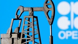 Jelang Pertemuan OPEC+, Harga Minyak Melemah