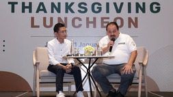 Haji Romo Nitiyudo Wachjo atau Haji Robert (kanan) selaku majority shareholder dan Presiden Komisaris PT Petrosea Tbk (PTRO). Ist

