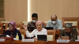 Direktur Utama PT Pertamina (Persero), Nicke Widyawati memberikan pemaparan dalam Rapat Kerja Komisi VII di Ruang Rapat Komisi VII, Gedung Nusantara I, Komplek DPR RI, Jakarta, Selasa, (4/4/23).(Foto : Dok Pertamina)