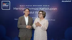 Country Commercial Head PT ICI Paints Indonesia (AkzoNobel Decorative Paints Indonesia) Yudhy Aryanto (kiri) dan Head of Marketing PT ICI Paints Indonesia (AkzoNobel Decorative Paints) Niluh Putu Ayu Setiawati. (Foto: Istimewa)