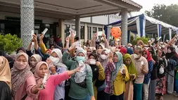 Warga Padati Safari Ramadan BUMN di Tangsel, 1.000 Paket Sembako Murah SIG Ludes