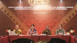 Friderica Widyasari Dewi, Kepala Eksekutif Pengawas Perilaku Pelaku Usaha Jasa Keuangan, Edukasi, dan Pelindungan Konsumen OJK bersama tim menggadakan diskusi dengan media tentang market conduct, Senin (10/4/2023). (IST)