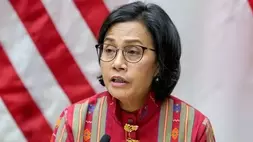 Menteri Keuangan Indonesia Sri Mulyani Indrawati saat berbicara di Gedung Dana Moneter Internasional (IMF) di Washington, DC Amerika Serikat (AS) pada 13 April 2023. (Foto: REUTERS/Ken Cedeno)