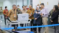 Menaker Ida Fauziyah mengunjungi PT Hyundai Motor Manufacturing Indonesia guna menjajaki kerja sama Pengembangan Pelatihan Teknisi Kejuruan Kendaraan Listrik (Electric Vehicle).