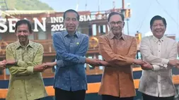 Presiden Joko Widodo (kedua kiri), Sultan Brunei Darussalam Hassanal Bolkiah (kiri), PM Malaysia Anwar Ibrahim (kedua kanan), dan Presiden Filipina Ferdinand Romualdez Marcos Jr berfoto bersama pada pertemuan Brunei Darussalam-Indonesia-Malaysia-Philippines East ASEAN Growth Area (BIMP-EAGA) ke-15 dalam rangkaian KTT Ke-42 ASEAN di Labuan Bajo, Manggarai Barat, NTT, Kamis (11/5/2023). (Foto: HO-ASEAN2023)